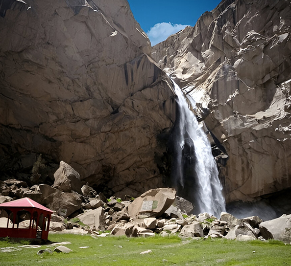 Skardu, Deosai Plains & Manthoka Waterfall - Families Only